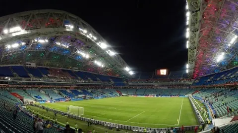 中超新贵挥别冲级功臣外援，弃将之谜笼罩新赛季保级前景